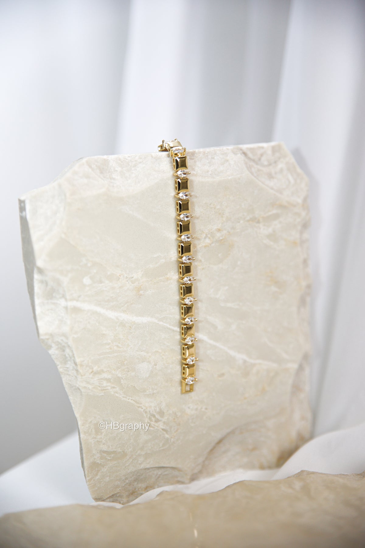 Amora Armband